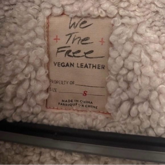 WE THE FREE  vegan exchange shearling jacket - Picture 4 of 6